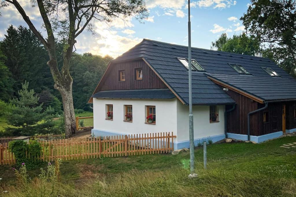 Hamerska Chaloupka Hlinsko Buitenkant foto